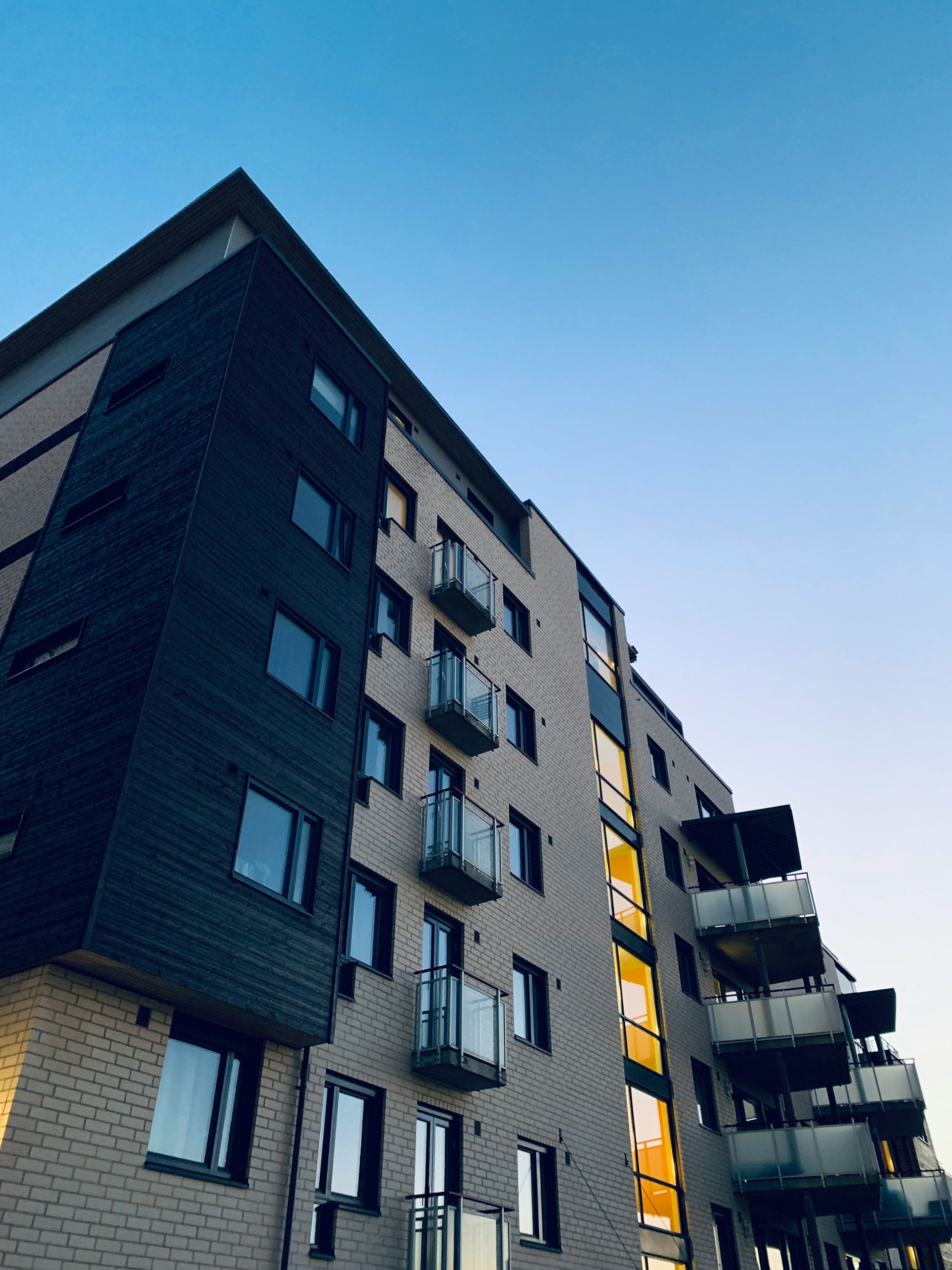 apartment complex los angeles